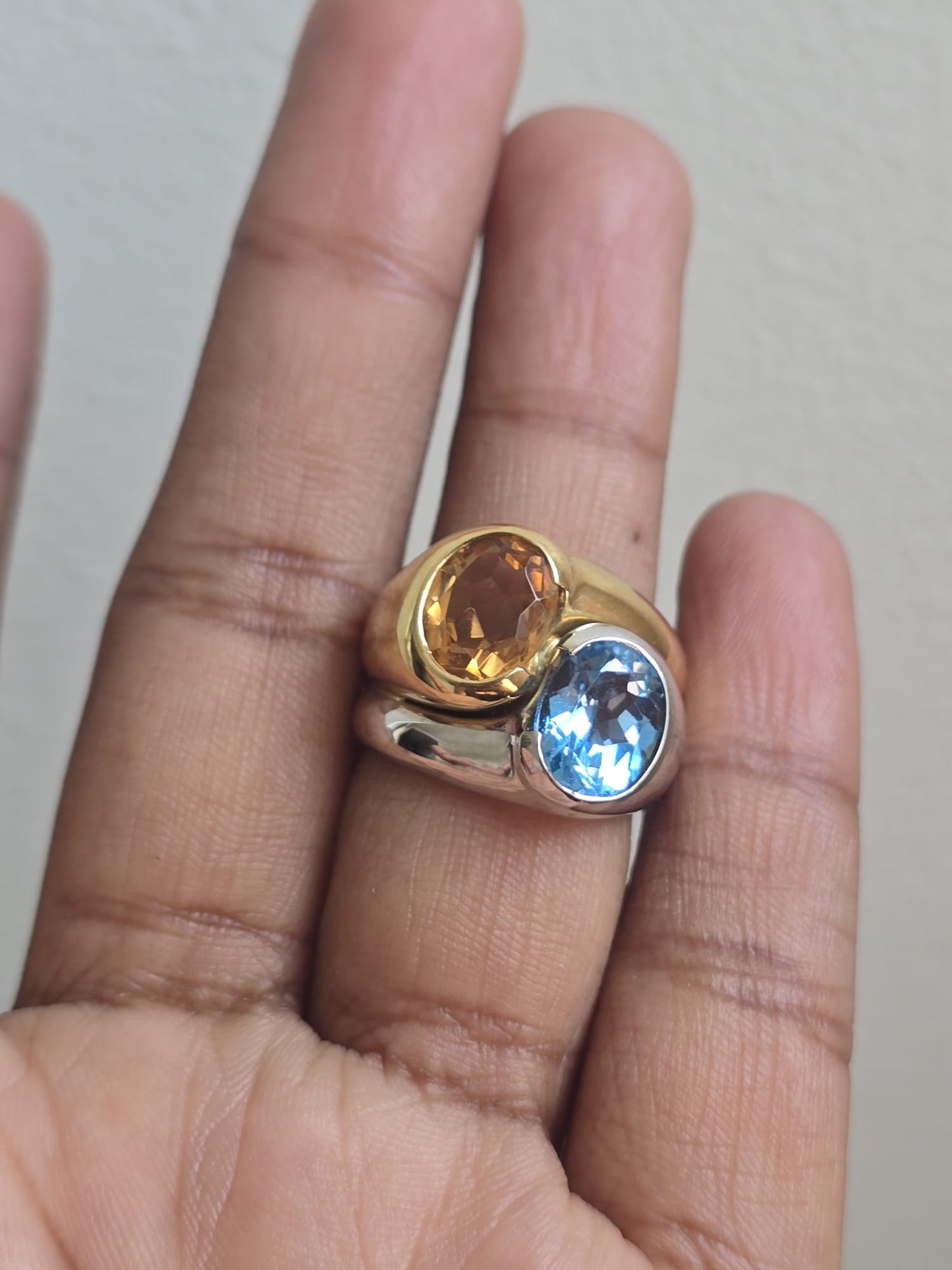 18ct Gold Vintage Topaz and Citrine Bypass Ring